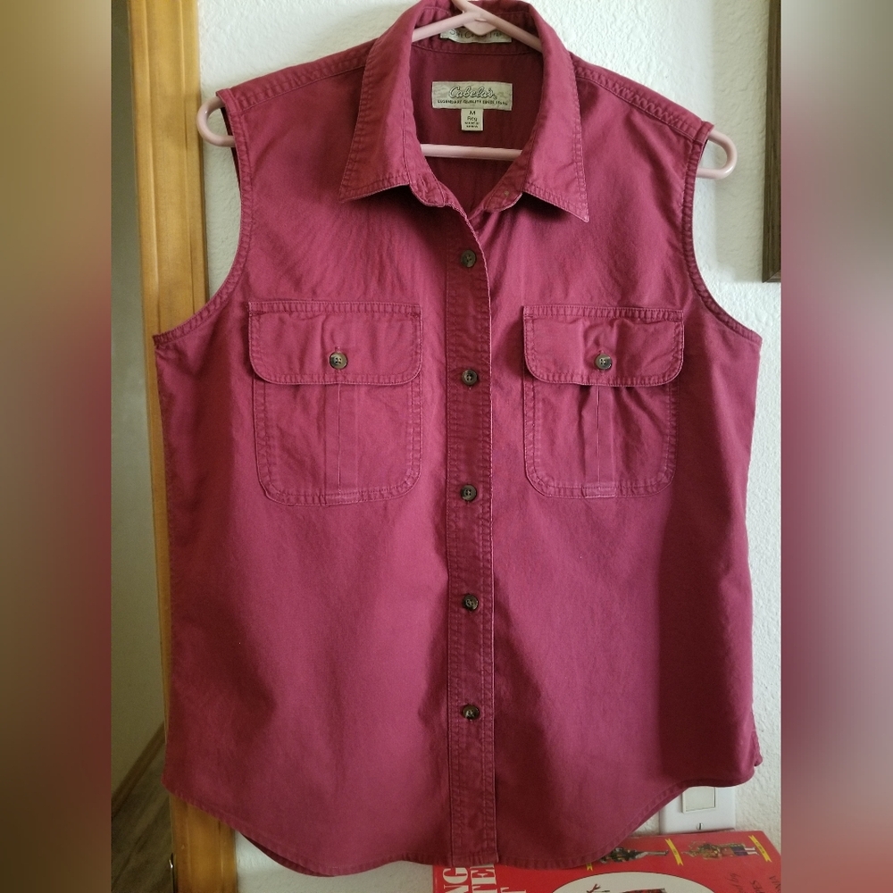 Cabela's sleeveless top